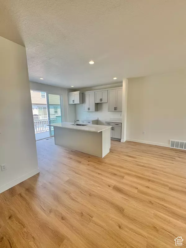 Layton, UT 84041,1650 MAIN ST