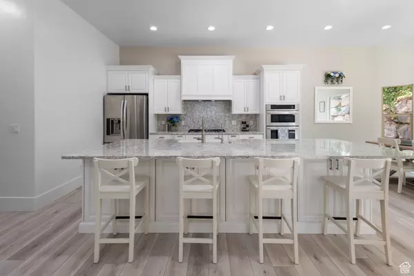 North Salt Lake, UT 84054,520 LACEY WAY