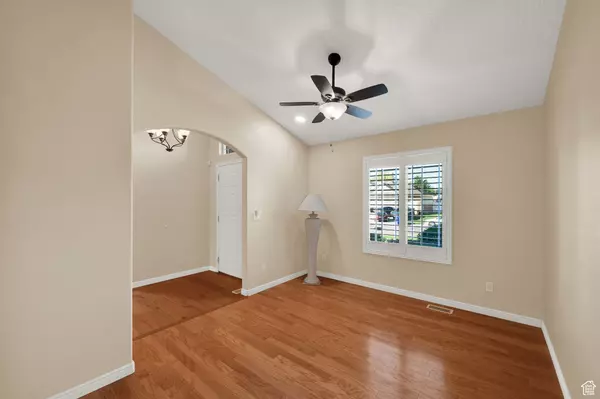 Syracuse, UT 84075,1139 W 3150 S