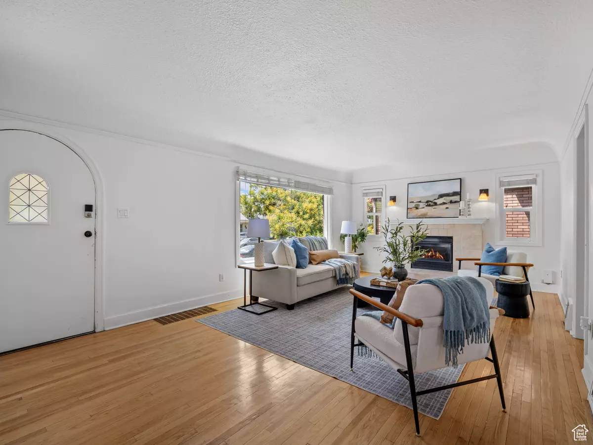 Salt Lake City, UT 84111,1067 S 400 E