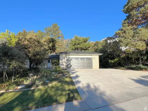 Cottonwood Heights, UT 84121,8797 HIDDEN OAK DR