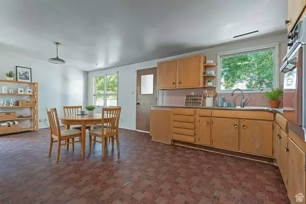 Salt Lake City, UT 84123,1472 W OLIVE ST