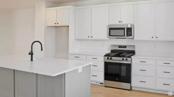 South Jordan, UT 84009,7059 W SOUTH JORDAN PKWY #388