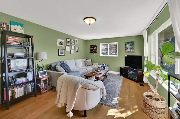 North Ogden, UT 84414,572 E 3000 N