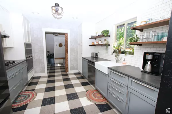 Layton, UT 84040,1102 E 780 N