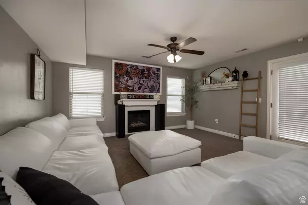 Vernal, UT 84078,383 W 3775 S