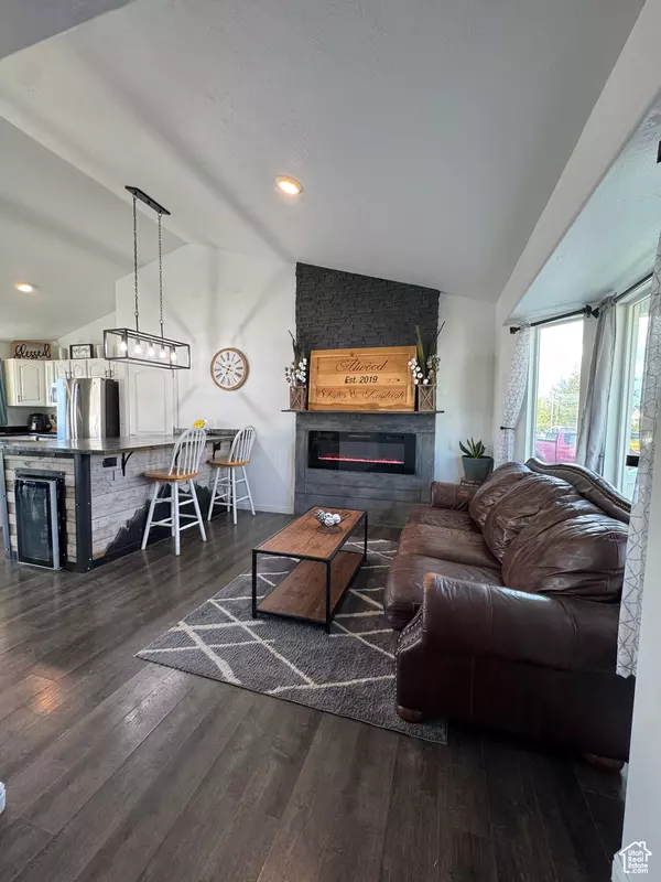 Eagle Mountain, UT 84005,2066 E EASTER DR