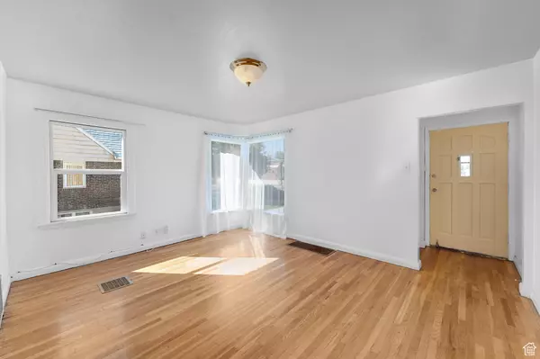 Provo, UT 84606,100 N 700 E