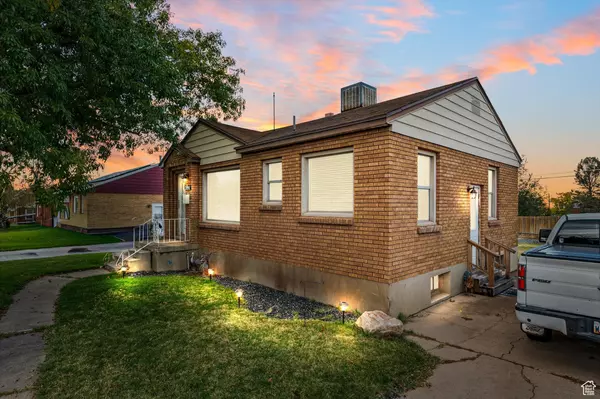 2096 W 3950 S, Roy, UT 84067