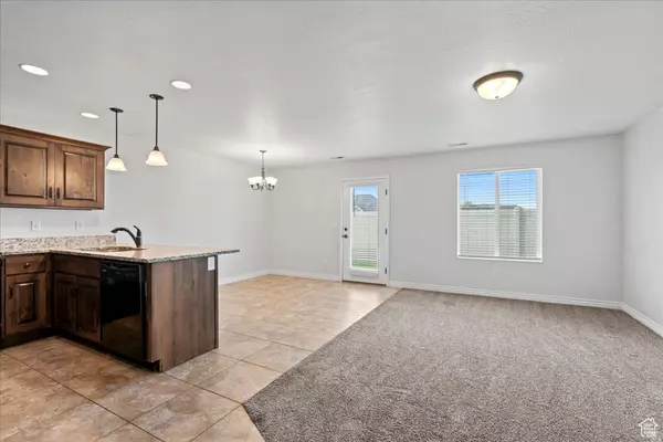 Syracuse, UT 84075,1142 W 2050 S