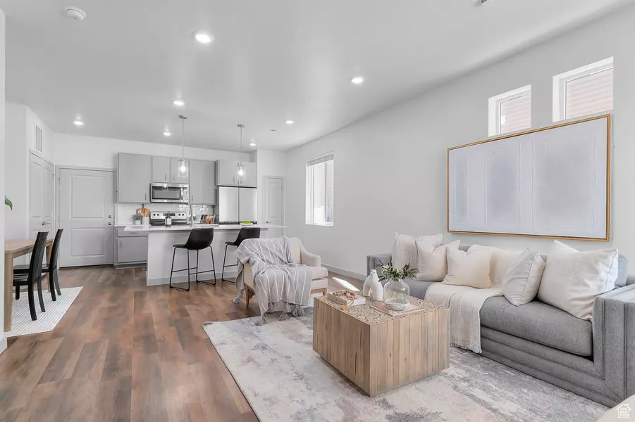 108 E FAIRMONT PL, Saratoga Springs, UT 84045