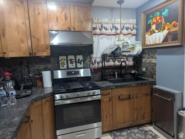 Salt Lake City, UT 84104,453 S POST ST W