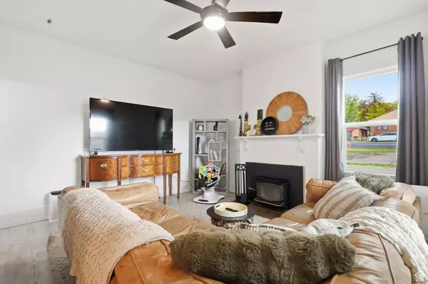 Logan, UT 84321,297 E 400 N