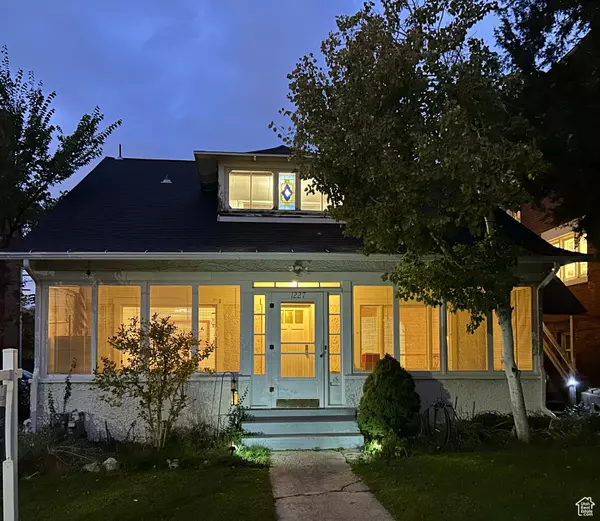 Salt Lake City, UT 84102,1227 E 300 S