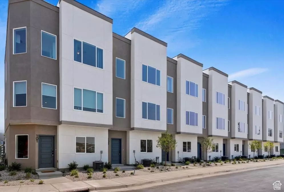 Salt Lake City, UT 84104,971 W 1700 S #115