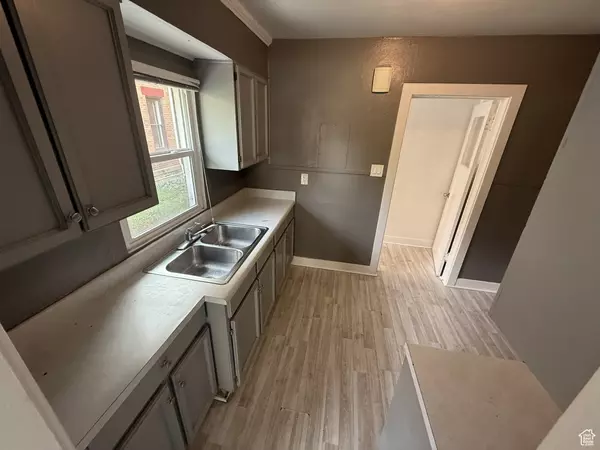 Salt Lake City, UT 84105,1612 S 500 E