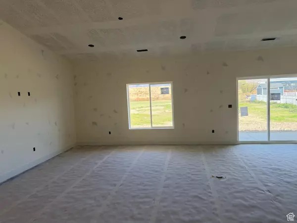 Syracuse, UT 84075,2663 S 2430 W