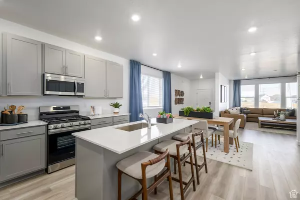 West Jordan, UT 84081,7552 S OPAL MOUNTAIN WAY #309