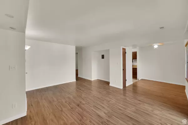 Murray, UT 84107,5519 S WILLOW LN #C