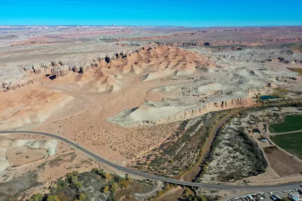 Hanksville, UT 84734