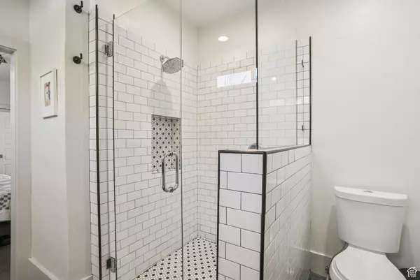 Salt Lake City, UT 84111,1240 S 400 E