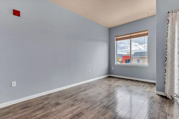 Sandy, UT 84070,165 W ALBION VILLAGE WAY #201