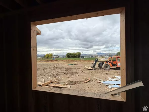 Smithfield, UT 84335,593 N 300 W