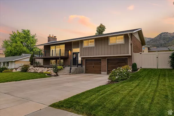 1060 N KINGSWOOD RD, Kaysville, UT 84037