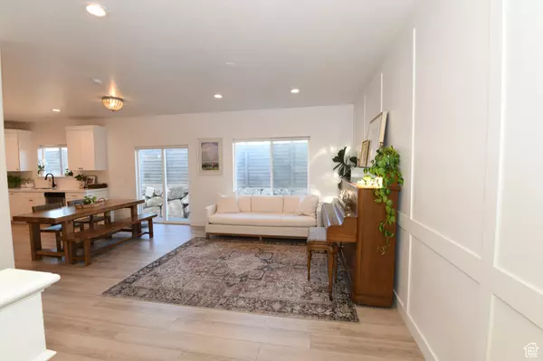 Vineyard, UT 84059,322 N 460 E