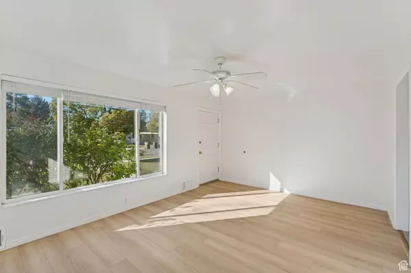 Salt Lake City, UT 84104,993 S MONTGOMERY ST W