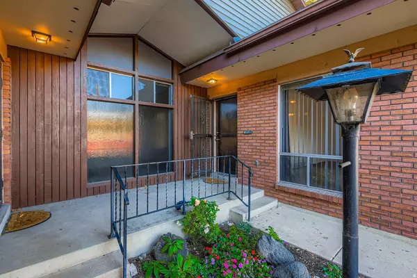 Salt Lake City, UT 84105,1520 S 1000 E