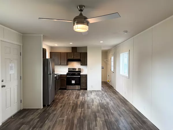 Layton, UT 84041,132 BARRINGTON WAY