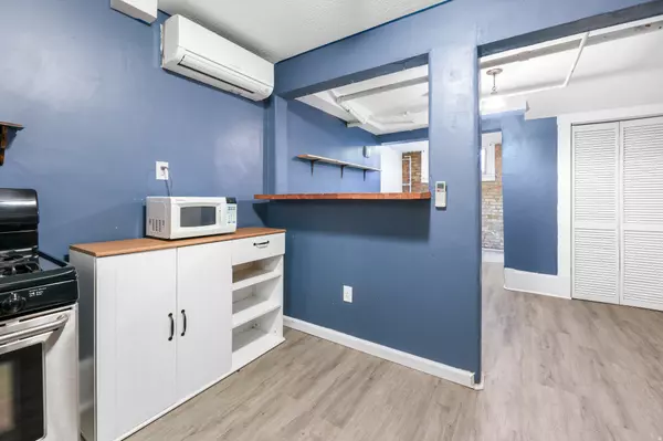 Salt Lake City, UT 84103,86 N B ST #11