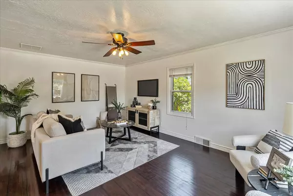 6 W MILLER ST, Murray, UT 84107