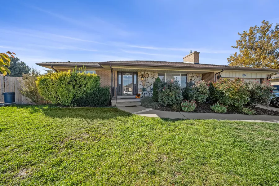 1377 W PINEWOOD DR, Taylorsville, UT 84123