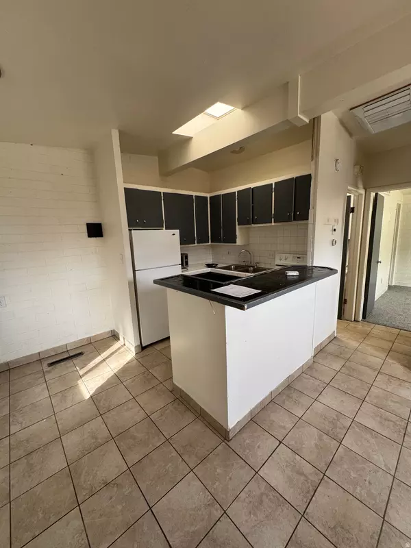 Salt Lake City, UT 84105,1374 S 600 E #1-4