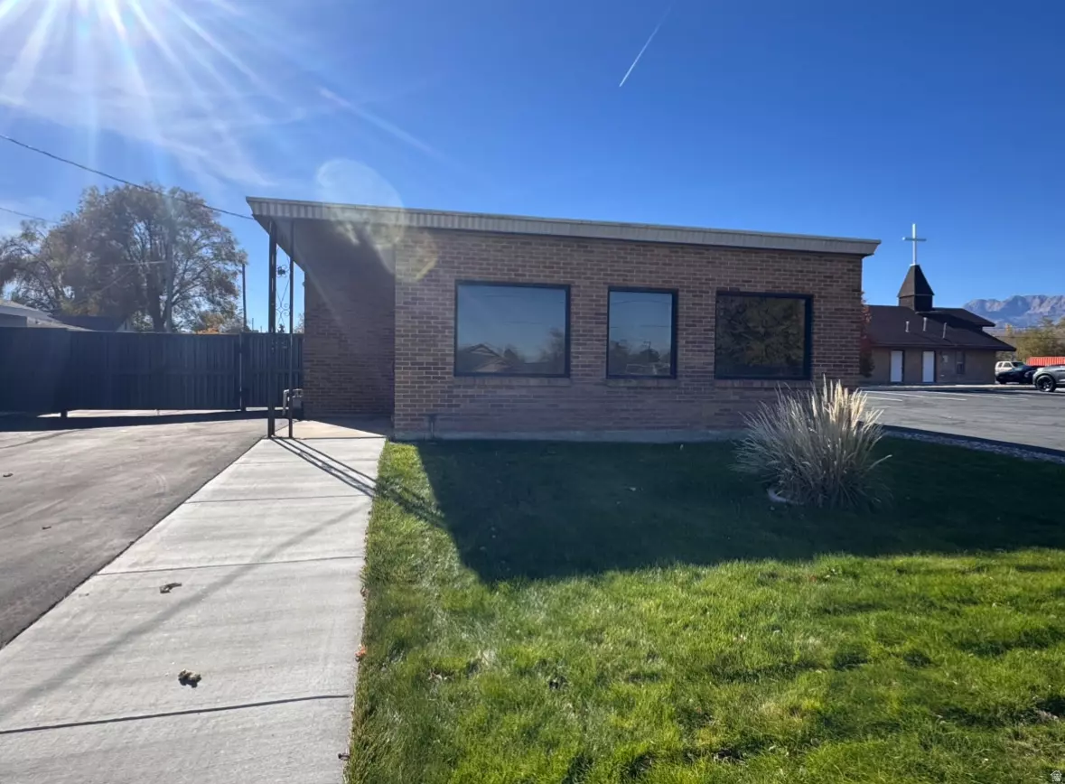 Grantsville, UT 84029,229 W MAIN ST