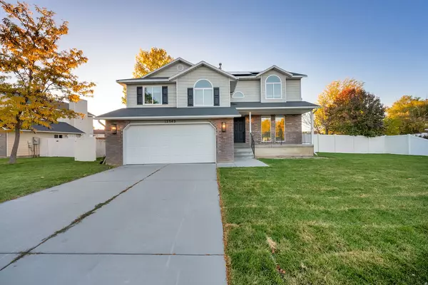 12342 S BREAKER POINT CIR, Riverton, UT 84065