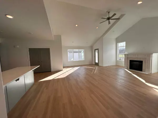 South Jordan, UT 84095,9566 S EMBER GLOW CT #D