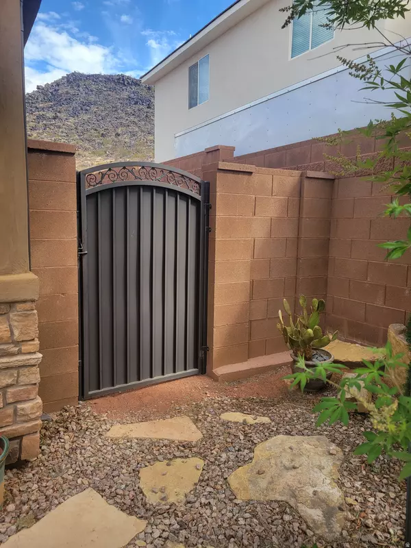 Hurricane, UT 84737,3224 W 2490 S