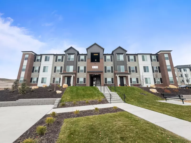 762 LANG CT #202, Saratoga Springs, UT 84045