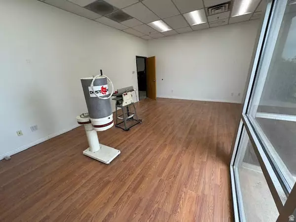 North Salt Lake, UT 84054,570 N TAYLOR WAY