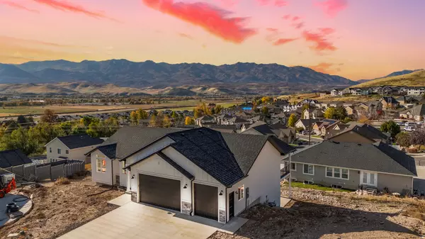 Morgan, UT 84050,827 E JENNY LN