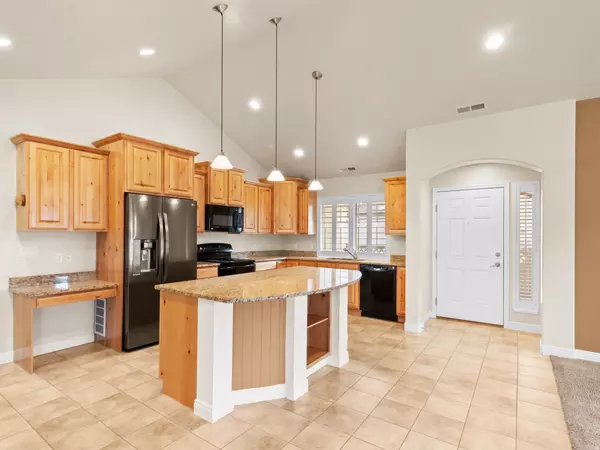 Syracuse, UT 84075,891 W 1920 S #C