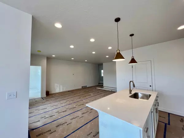 Eagle Mountain, UT 84005,1184 E BLACKFEET DR #501