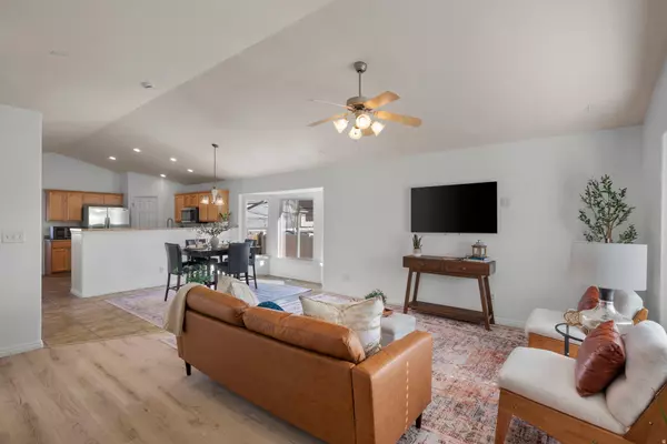 Eagle Mountain, UT 84005,1803 E REVERE WAY N