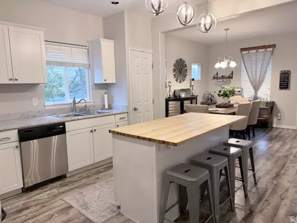 Farmington, UT 84025,1388 W NORTH PADDOCK DR S