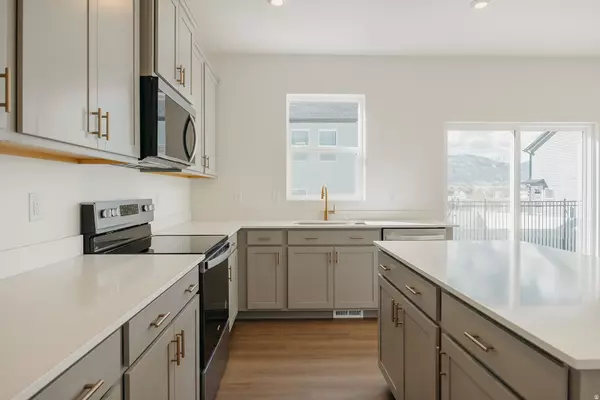 Eagle Mountain, UT 84005,3611 N OAK BLVD #333