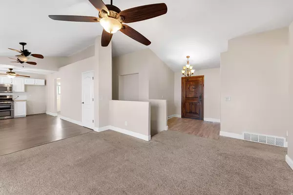 Saratoga Springs, UT 84045,4076 S LAKE VISTA DR W