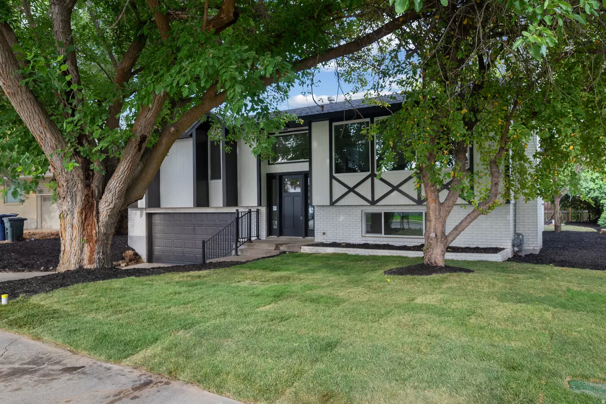 Sandy, UT 84094,8657 S 910 E